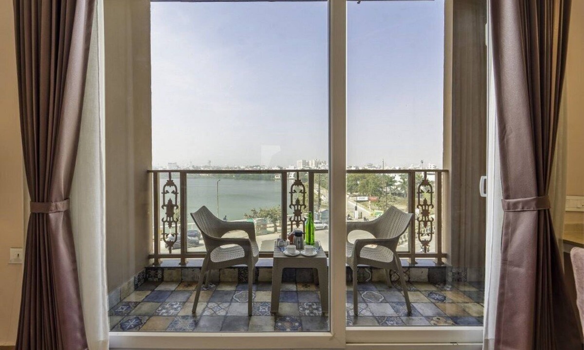 Udaipur Hotel | Lakeside Leisure A Lake View Hotel