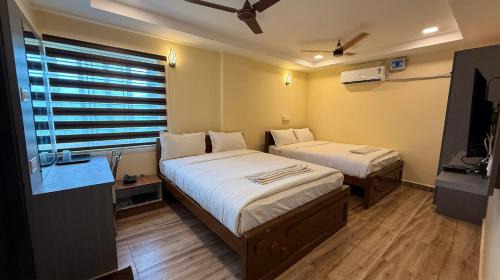 Kanchipuram Hotel | Lakshmi Narayana Grand