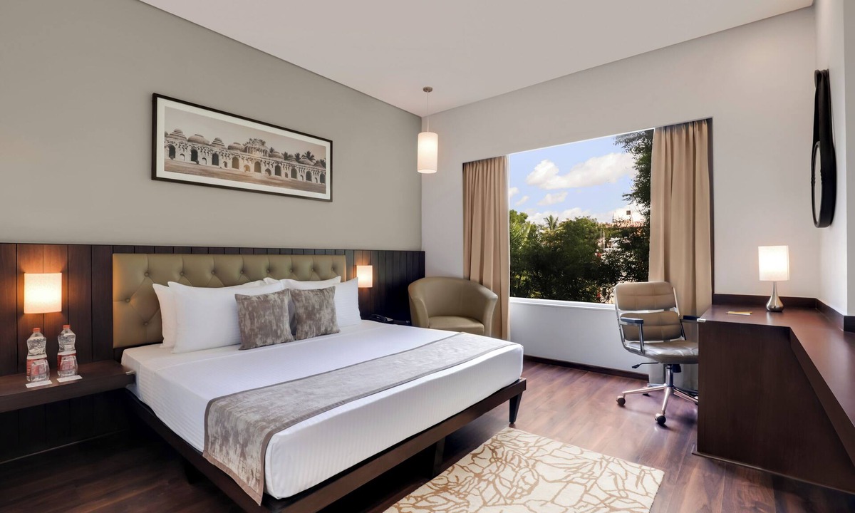 Hubli Hotel | Lemon Tree Hotel Hubli