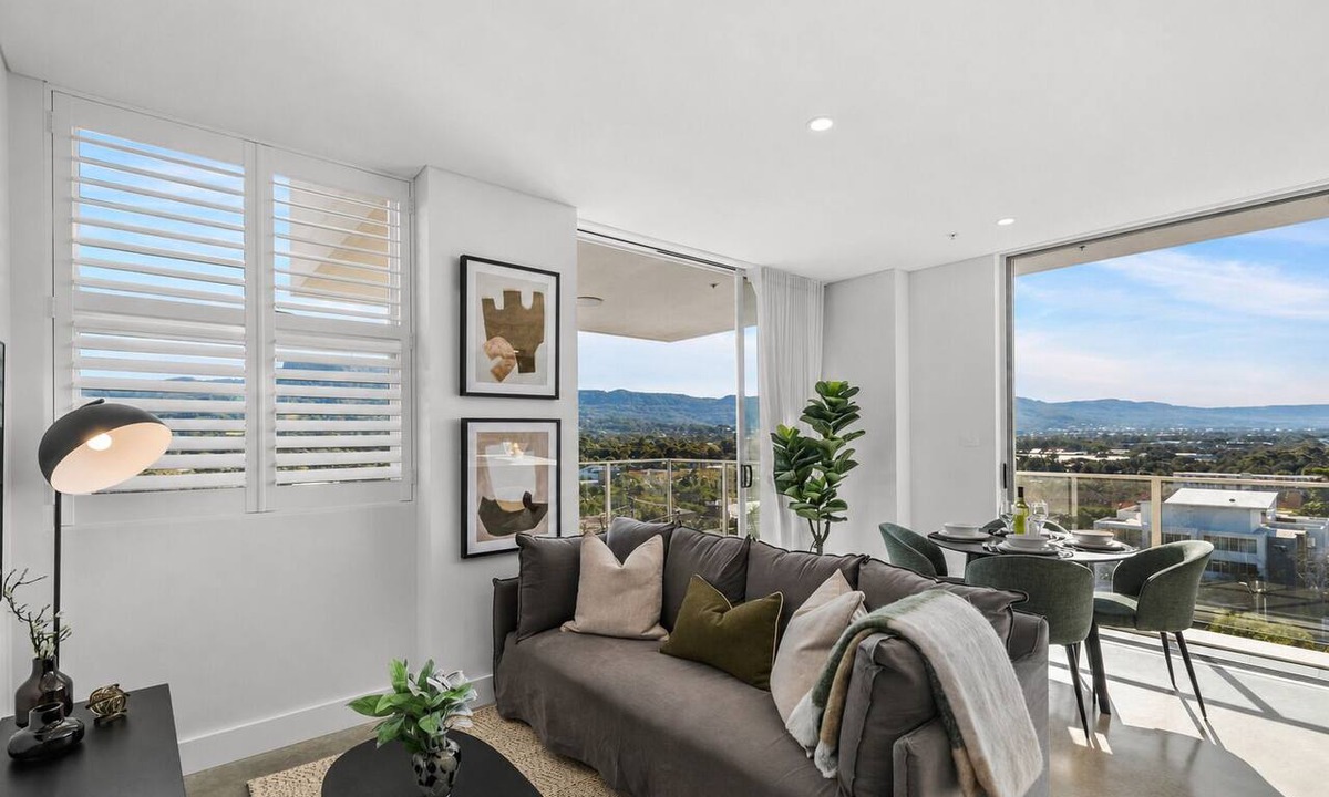 Wollongong CBD Apartment | Lightview Escape Amazing Vistas by North Beach