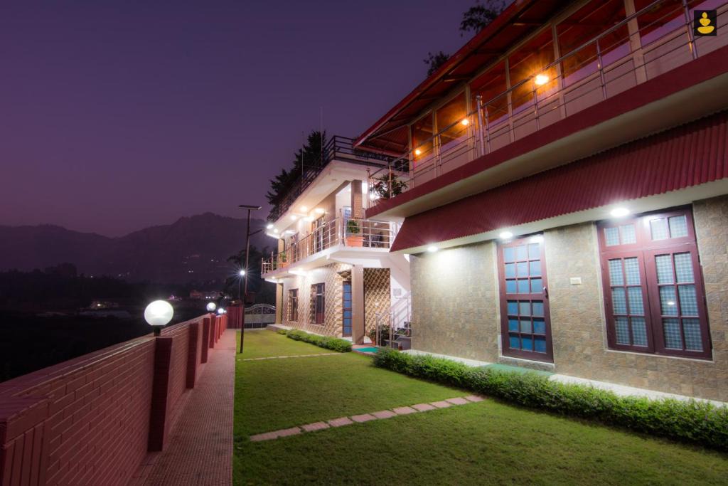 Naukuchiyatal Resort | LivingStone Lake View Cottage