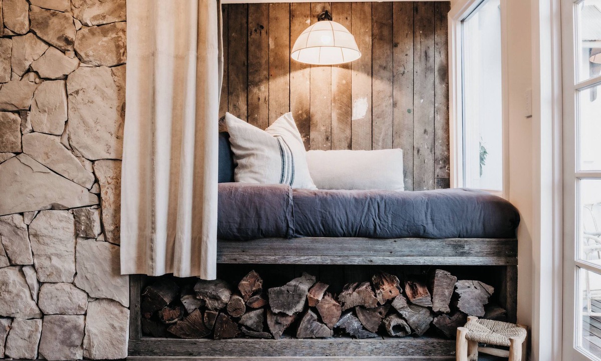 Adaminaby Cottage | Lola Cottage on Baker Street, a soulful Cottage full of charm. Pet Friendly!