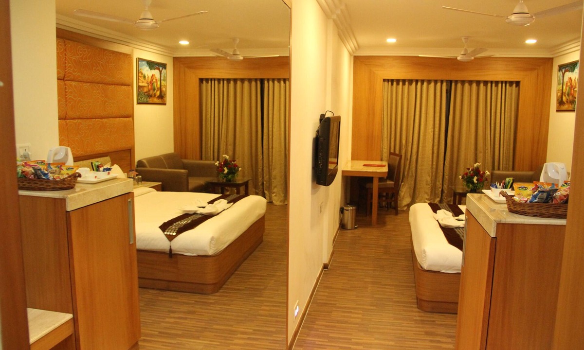 Adipur Hotel | Lords Eco Inn, Gandhidham