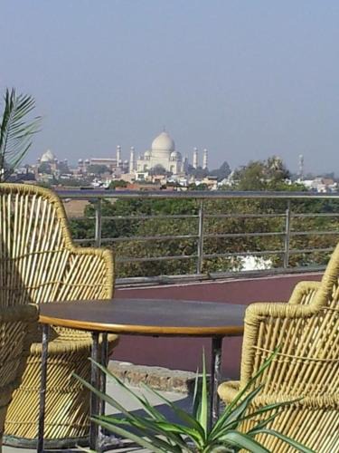 Taj Ganj Hotel | love kush hotel