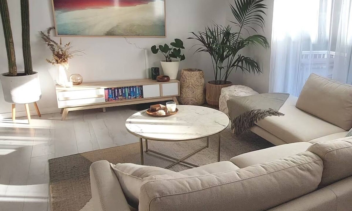 Cronulla Apartment | Lovley Sunlit Apartment With Spa Bath