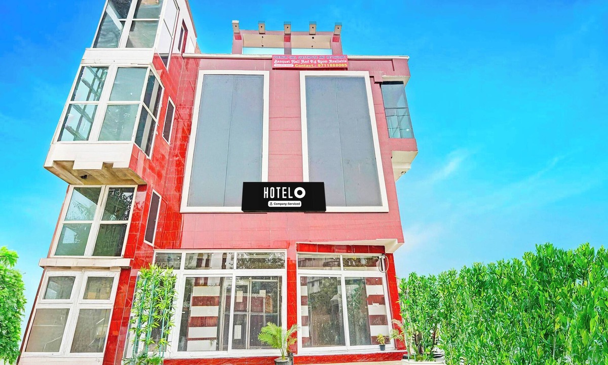 Greater Noida Hotel | Luxurious Hotel with AC & Spacious Bedrooms in Greater Noida