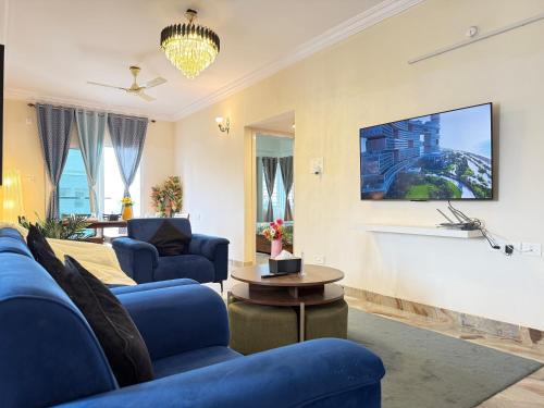 Kondapur Apartment | Luxury 3BHK Serviced Apartment near AIG Hospital Gachibowli