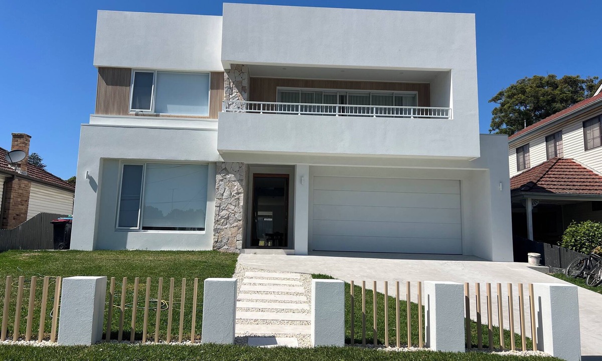 Curl Curl House | Luxury 6 bedroom house with pool in Curl Curl