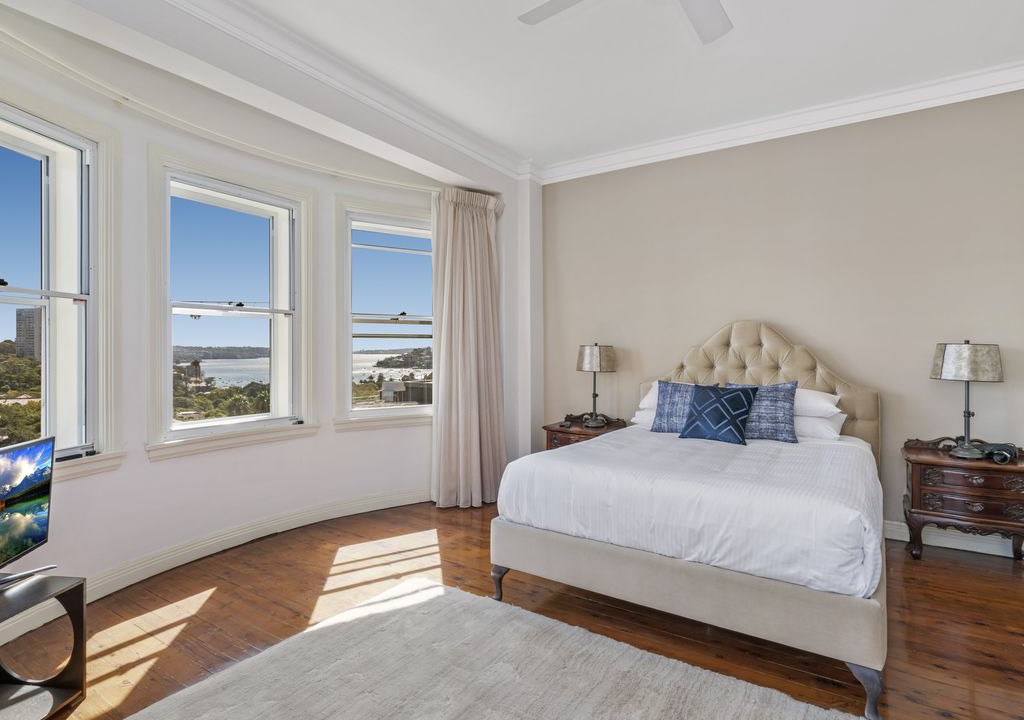 Double Bay Apartment | Luxury art deco apt with Sweeping Harbour views