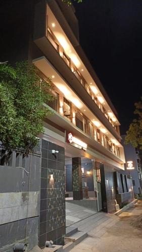 Mylapore Tiruvallikk Hotel | M S RESIDENCY