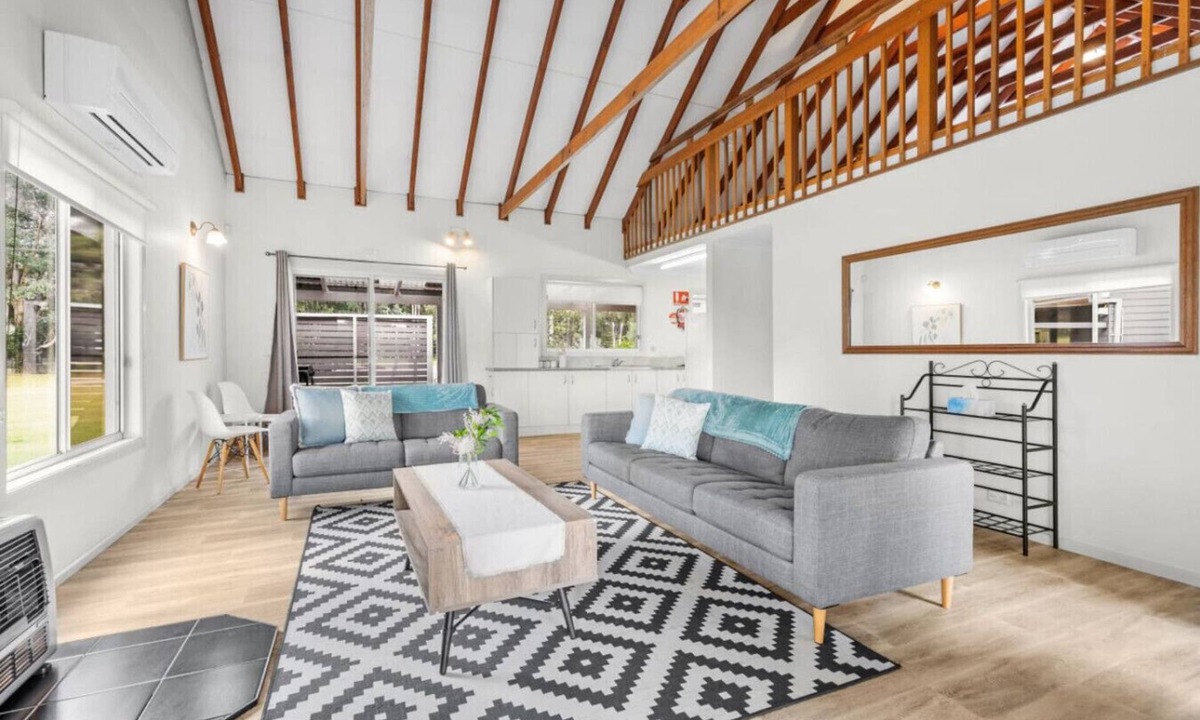 Lovedale House | Madigan Cottages | Australiana Cottage