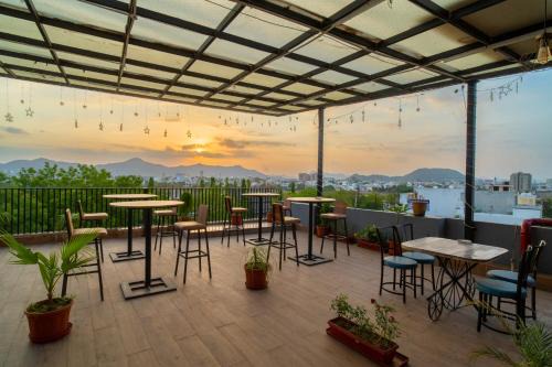 Udaipur Hotel | Majestic Hotel and Restro