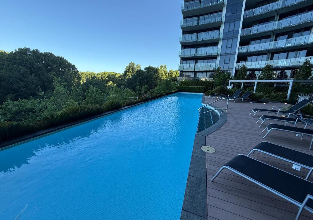 City East Apartment | Manhattan Luxe Views L14 Pool Spa Gym 1BR 1 Bath 1 Secure Parking Central City