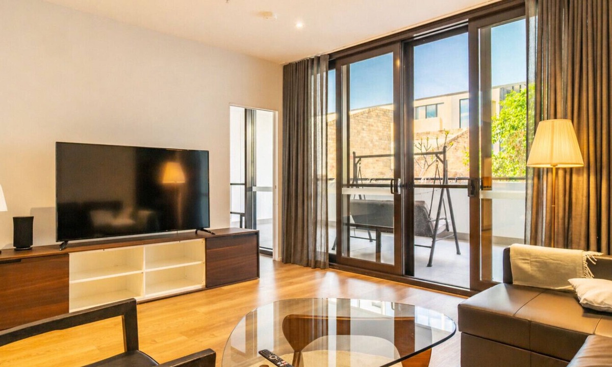 Mascot Apartment | Mascot 2BR/2BA + Parking | Station & Airport