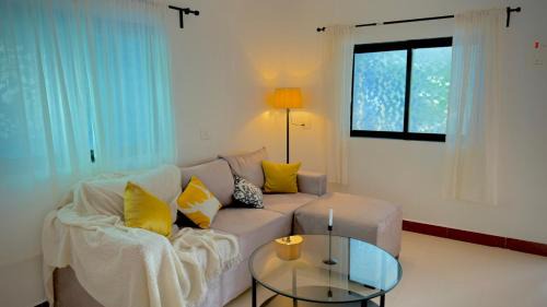 Mandve House | Meraki Casa