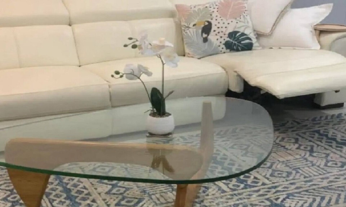 Pagewood House | Modern Escape: Gym, Heated Pool, Spa, Jacuzzi & Garden with BBQs, Pet Friendly