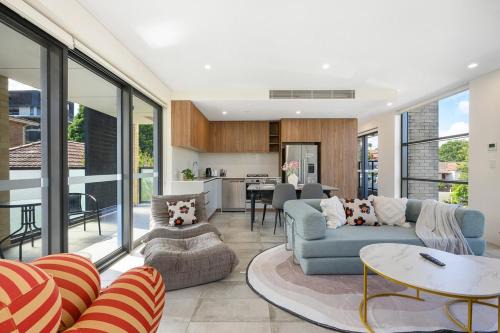 Marrickville Apartment | Modern Marrickville 2BR 5 Min Walk to Train