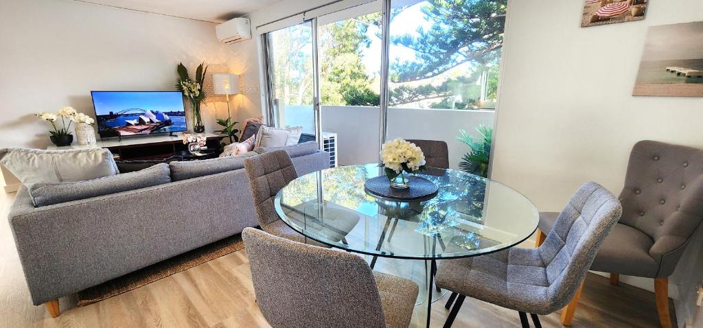 North Bondi Apartment | Moments to famous Bondi Beach