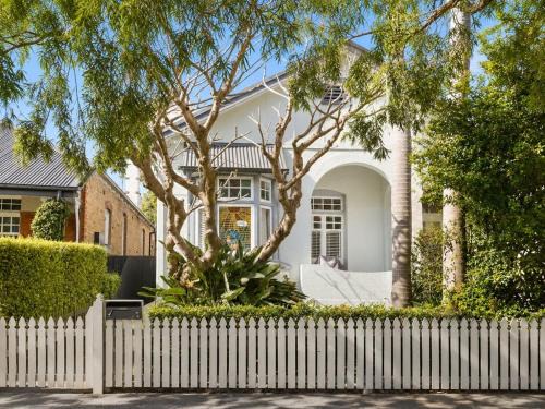 Mosman Apartment | Mosman magic - Pet-friendly home near Balmoral - BOND7
