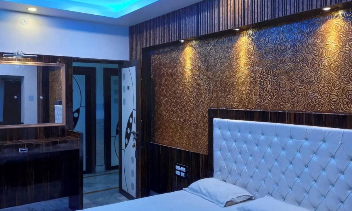 Munger Hotel | Munger Hotel nr. Bazar Palace Raj