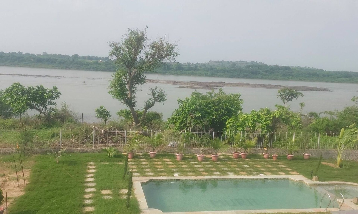 Kasrawad Villa | Mura Yoga Villa