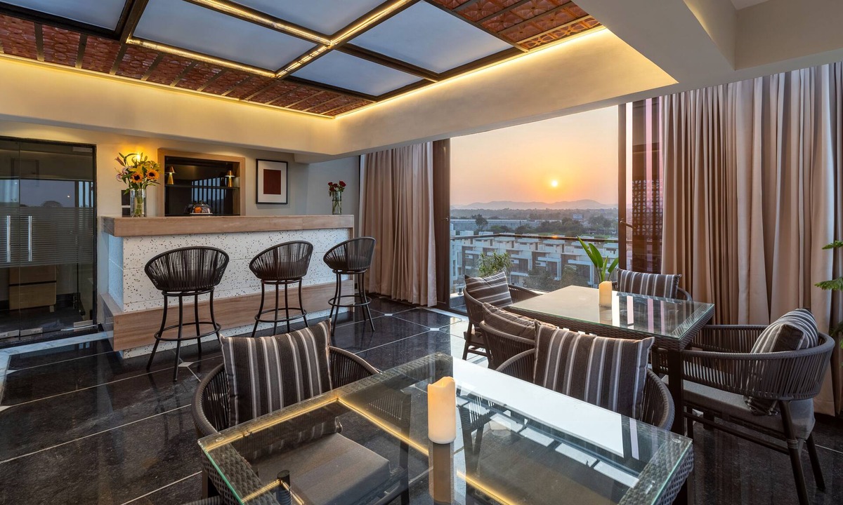 Dabok Hotel | My Downtown - Blue Chip Hotel Udaipur Near Airport