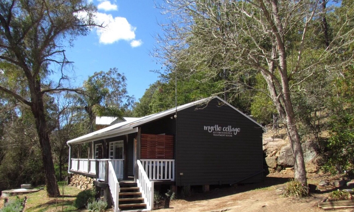 Wollombi Cottage | "Myrtle Cottage Residence"