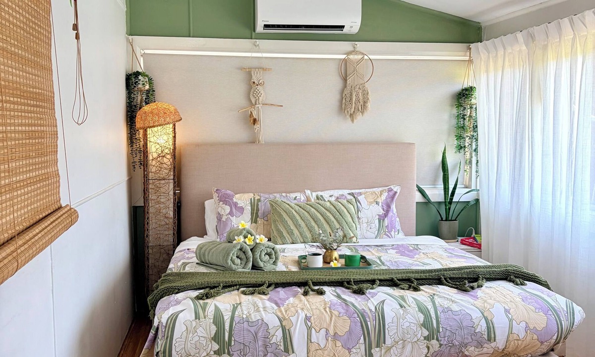 Wentworthville House | Mystic Garden with private entrance and bathroom