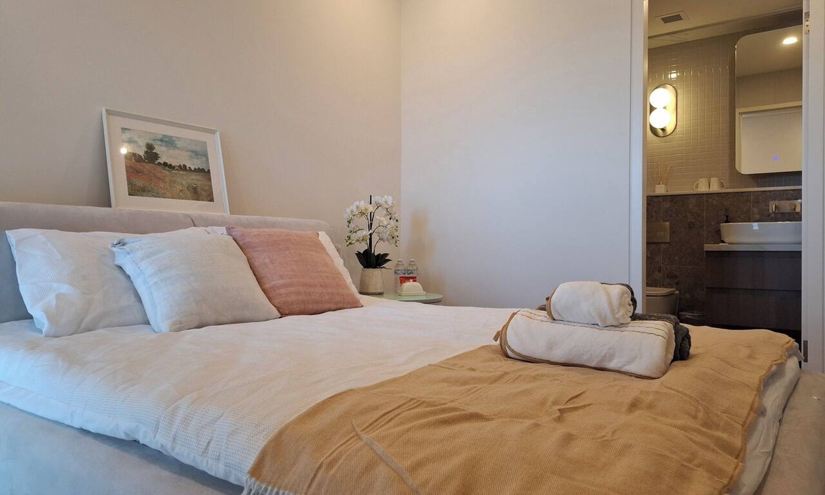 Macquarie Park Apartment | New & Quiet 2BR/2BA with Sydney Tower Views, Close to Metro & Shopping Centre