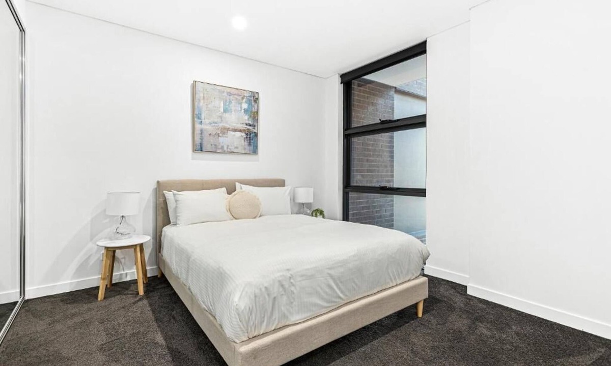 Wollongong CBD Apartment | One-Bedroom Apartment with Balcony