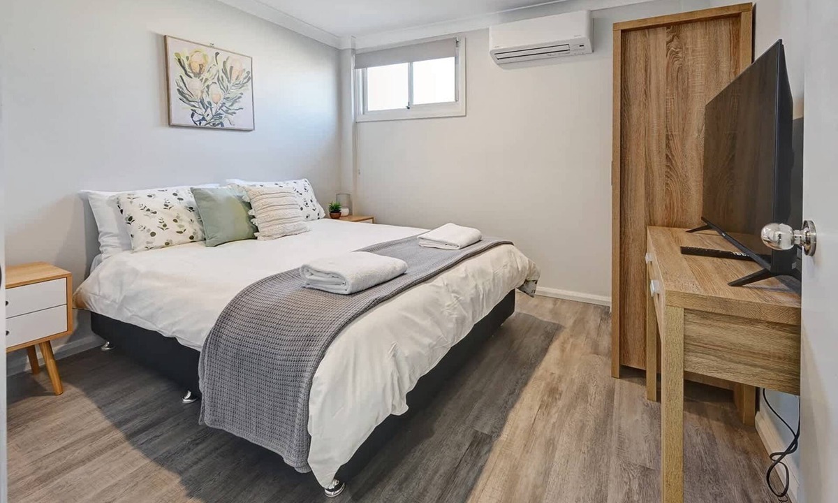 Llanarth Apartment | Ophir Studio. Quiet Workspace Retreat. Bathurst