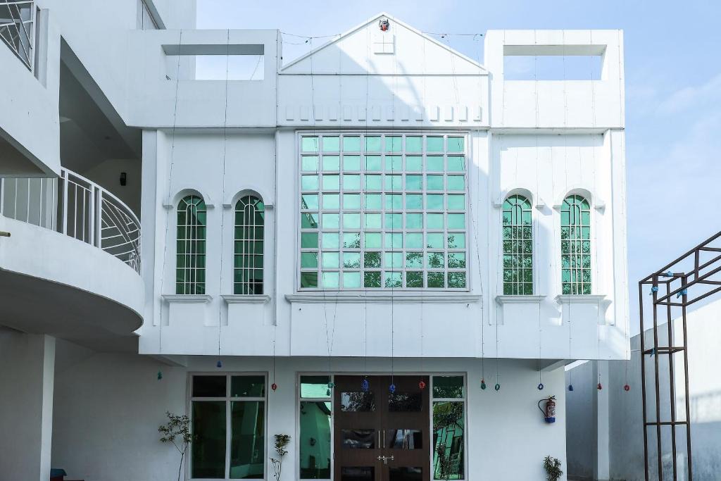 Bareilly Hotel | OYO 26611 Anand Mangal Hotel