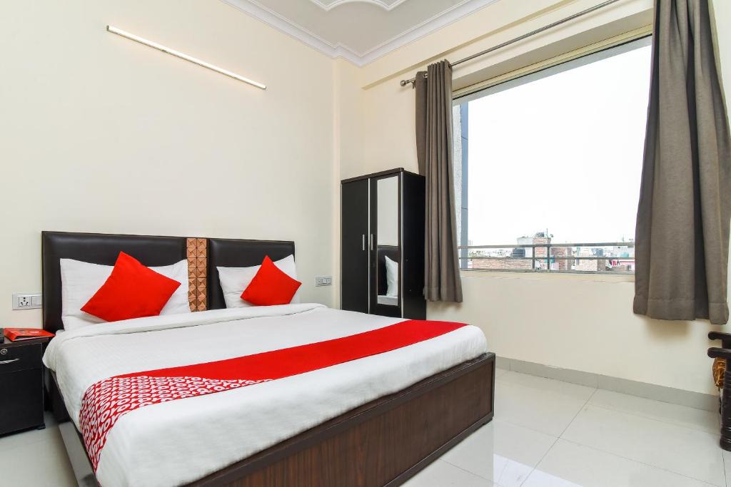 Dwarka Hotel | OYO Flagship 22976 Sector 3 Dwarka
