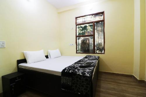 New Delhi Hotel | OYO Flagship Tushir House