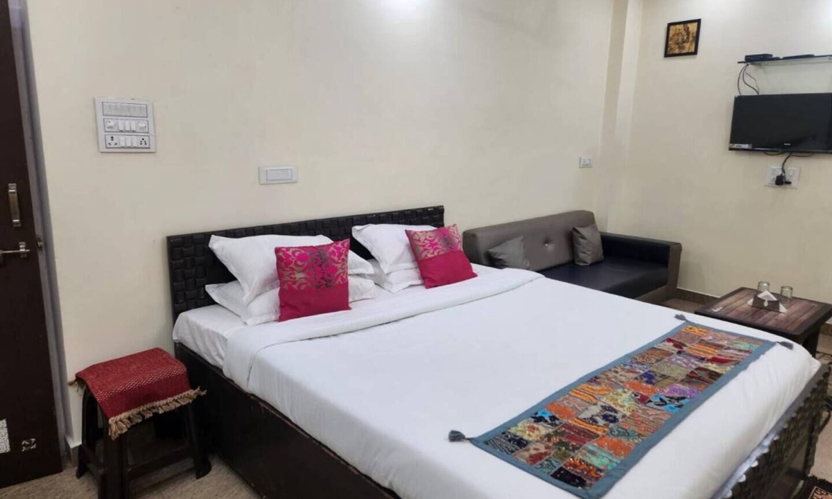 Abu Road Apartment | Paddy's Luxurious Home Stay
