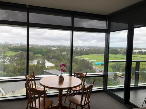 Sydney Olympic Park Apartment | Parkview Modern Apartment w Parking @ Olympic Park