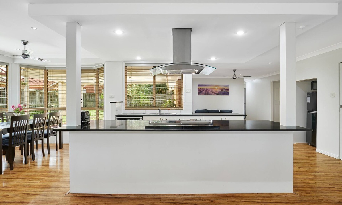Stanhope Gardens House | Peaceful and Spacious single storey house with split A/C in each room
