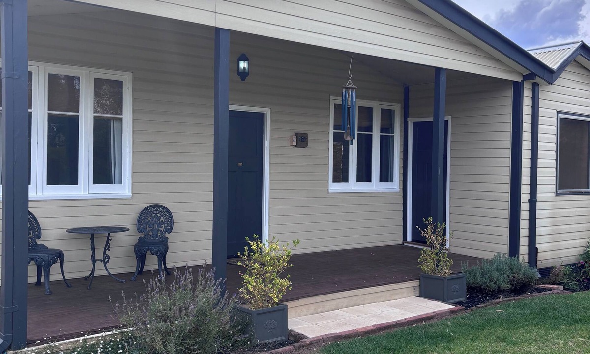 Bombowlee Cottage | Peaceful country cottage on the outskirts of Tumut