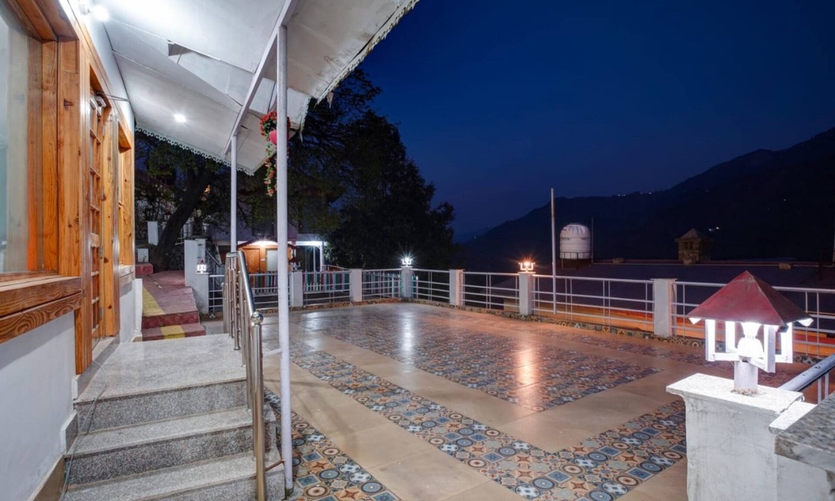 Ramgarh Hotel | Peachwood near Dank Bangla road