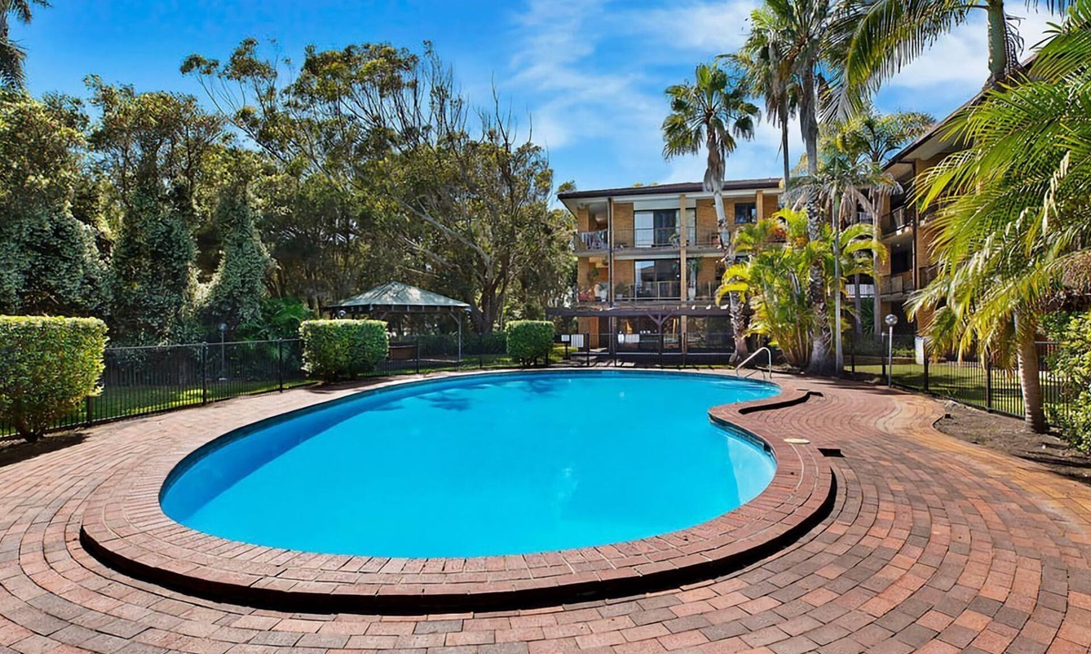 The Entrance North Apartment | Pelican Place - East Coast Getaways