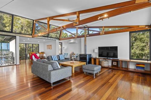 Pindimar Apartment | Pindimar Beach Sanctuary Absolute Beachfront