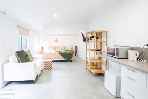 Ettalong Beach Bed & Breakfast | Pink Muse, 3 Mins To Ettalong Beach