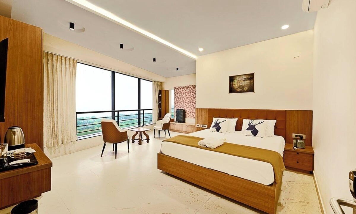 Redhills Hotel | PN Stays