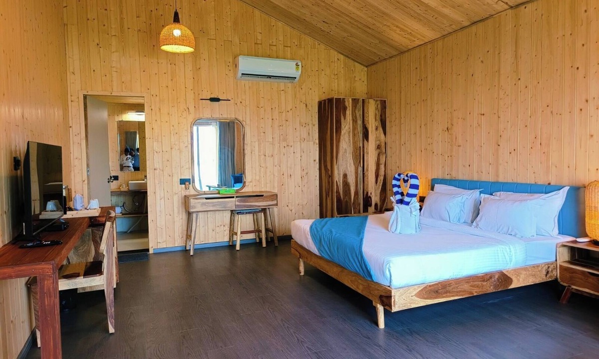 Diu Hotel | Praveg Beach Resort Nagoa Beach Diu