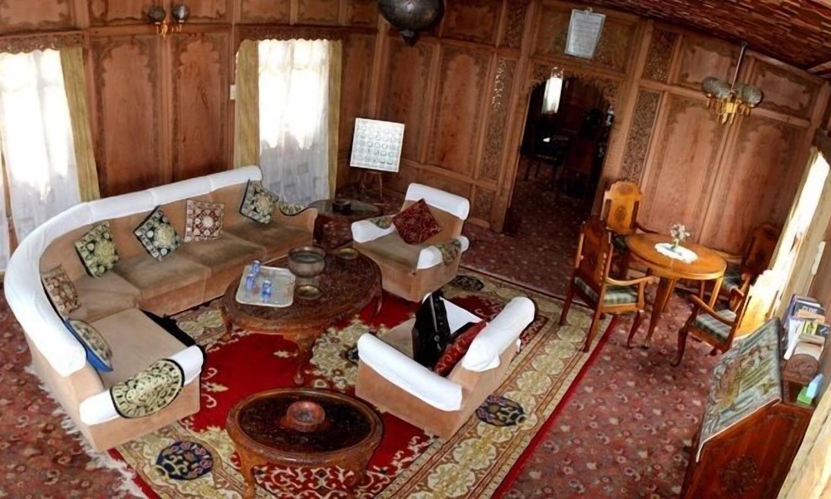 Nagin Bagh Hotel | Privilege Houseboats