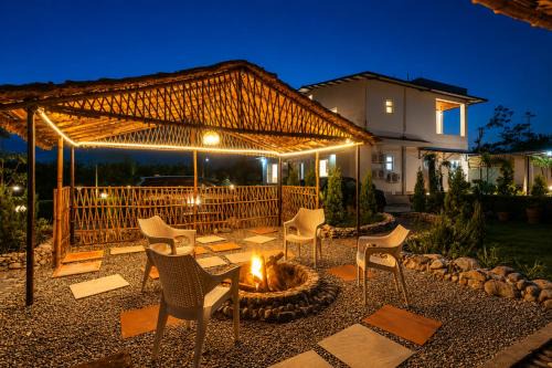 Bail Parao Villa | Puvalgarh Farms Bramble 4-BHK Villa with Patio, Garden, Outdoor Sit-Out and Bonfire Area