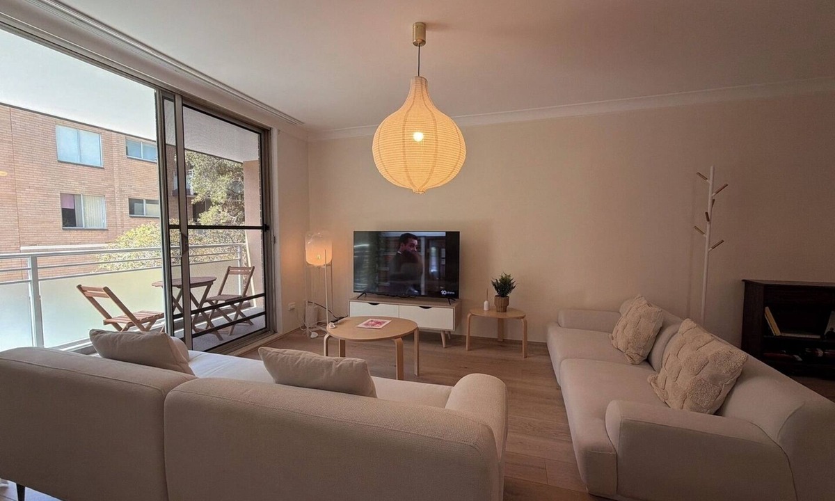 Chatswood Apartment | Quiet and Cozy 2BR Home in Chatswood with Parking
