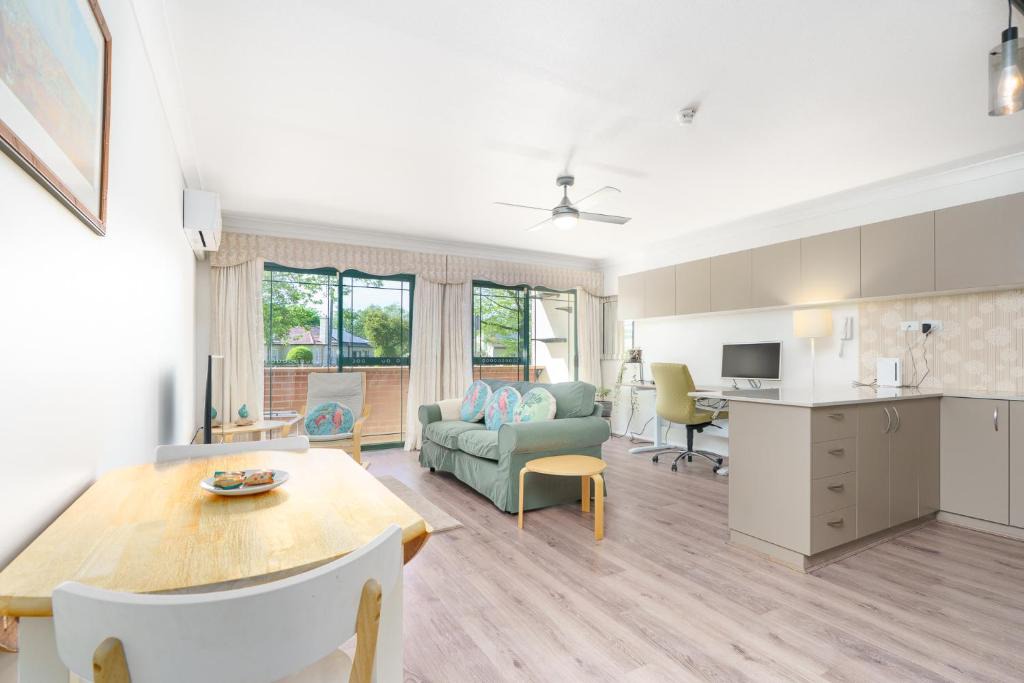Reid Apartment | Quiet Retreat Close to City Centre and Lake - Hosted by Canstay