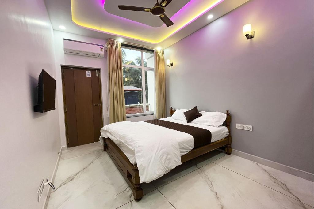 Honavar Hotel | RadhaKrishna Lodge