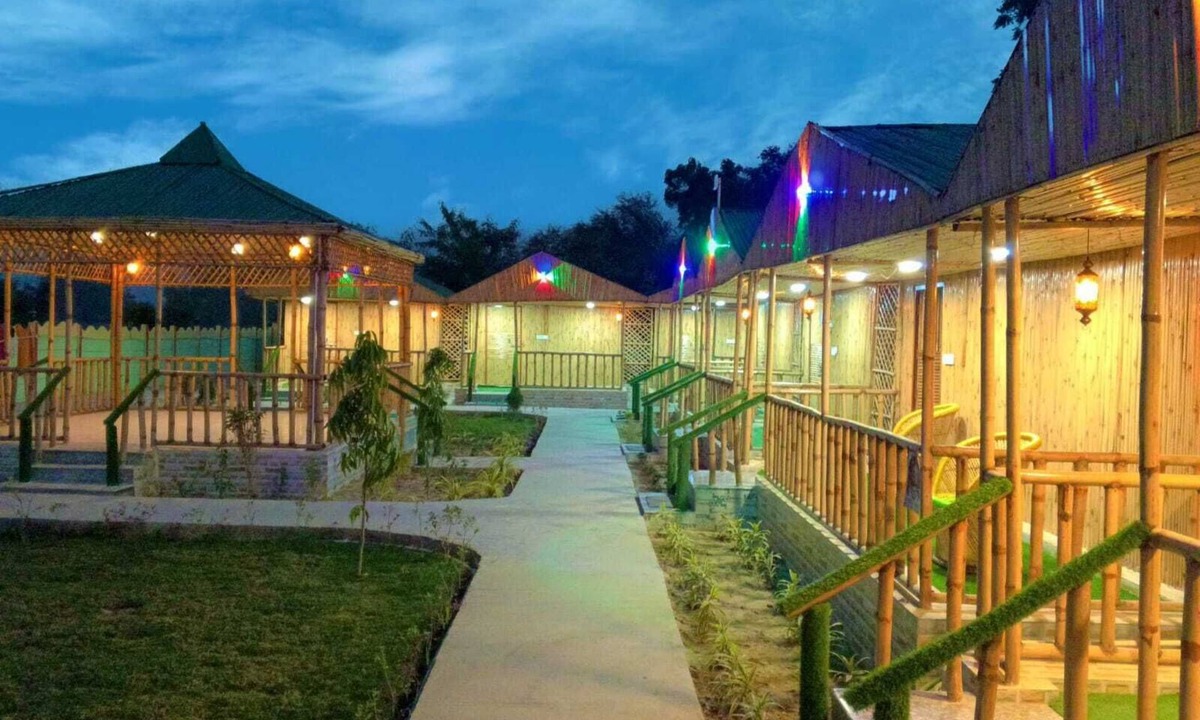 Vrindavan Hotel | Radhika Resort